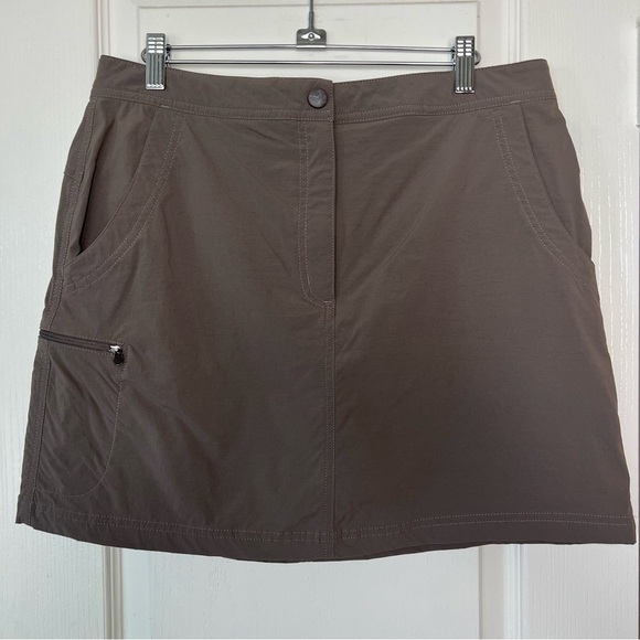 L.L. Bean Water-Repellent Comfort Trail Skort - Picture 3 of 13